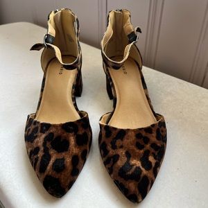 Wide width animal print heel